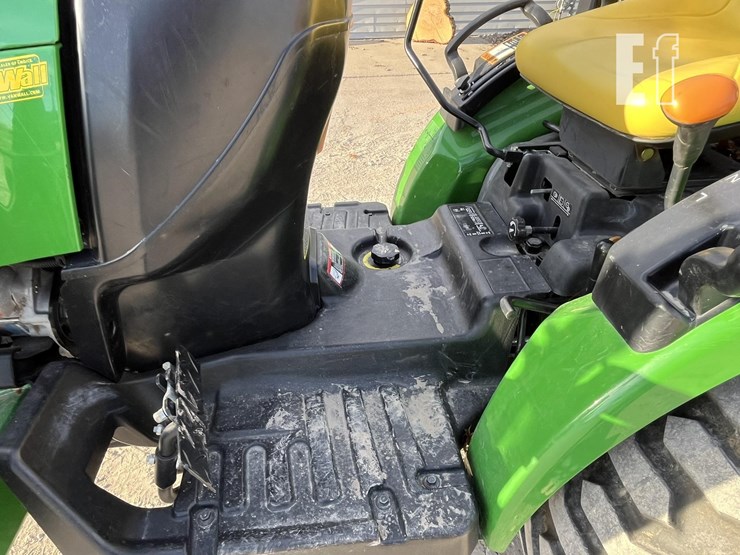 john-deere-2320-image-26