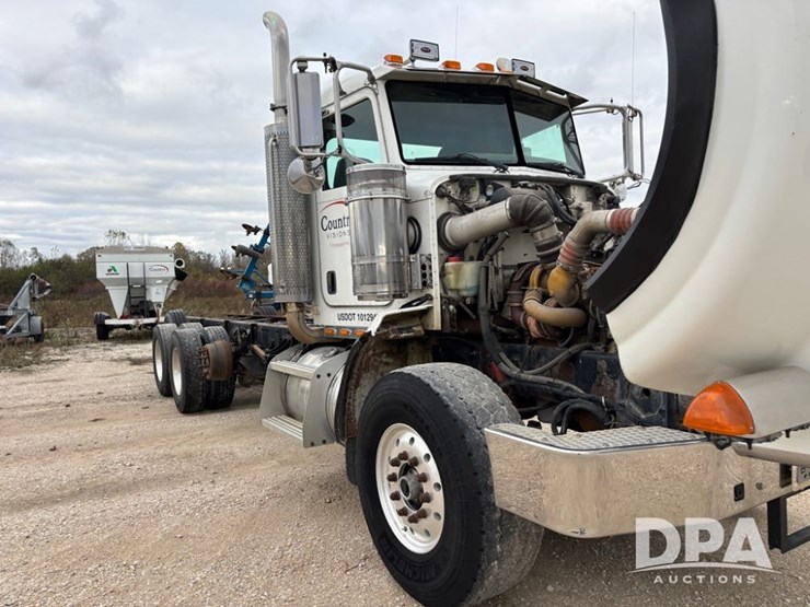 peterbilt-378-image-38