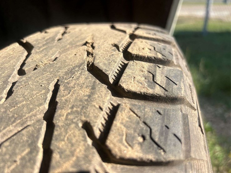 2002-dodge-2500-image-13