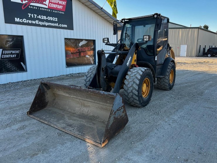 2011-deere-204k-image-2