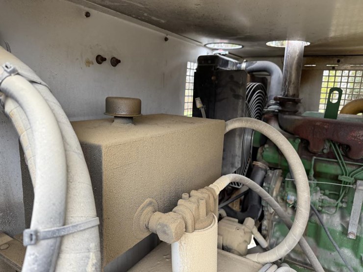 john-deere-12-image-45