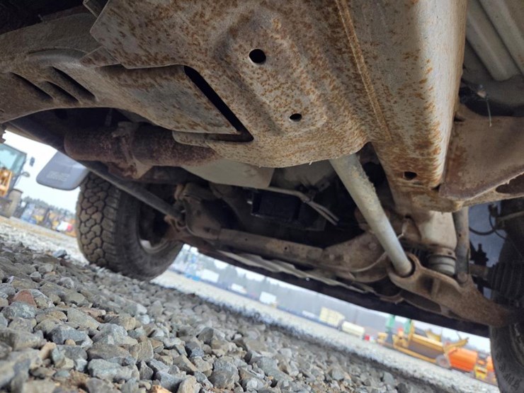 2011-gmc-2500-image-34