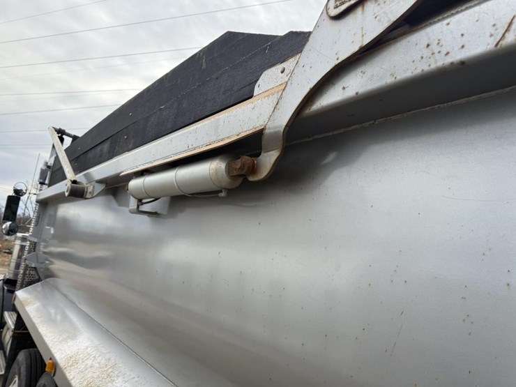 2014-kenworth-t800-image-21