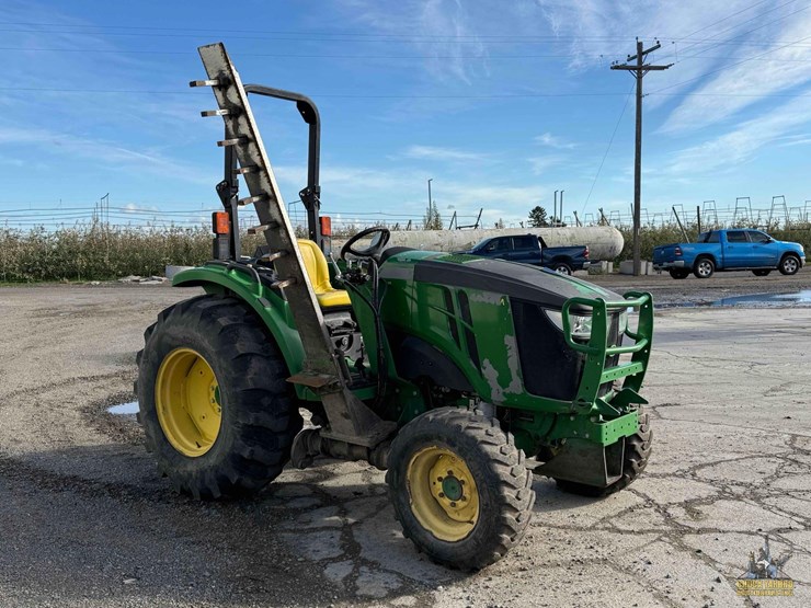 john-deere-4044m-image-7