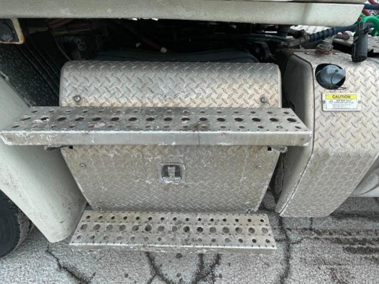 freightliner-cascadia-113-image-16