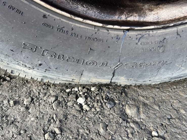 2003-freightliner-fl50-image-10