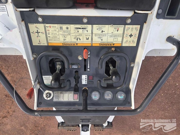 2018-bobcat-mini-track-loader-image-9