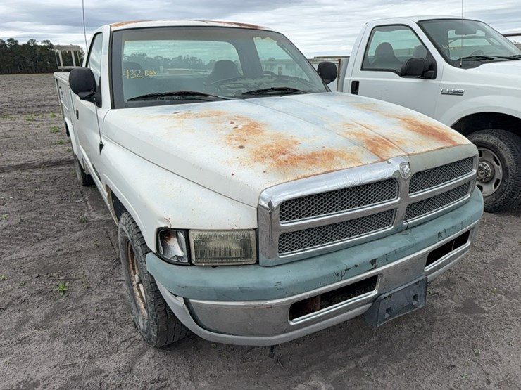 1999-dodge-ram-2500-image-2