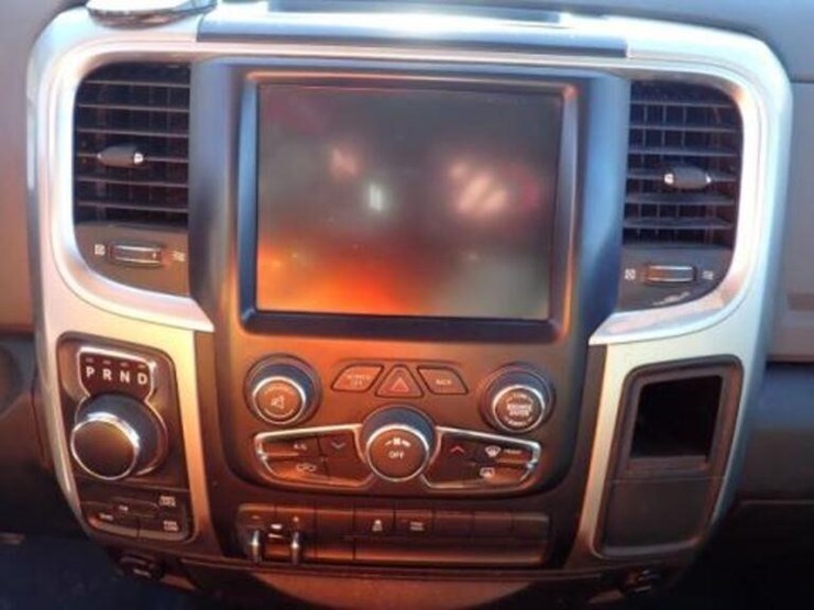 ram-1500-slt-image-51