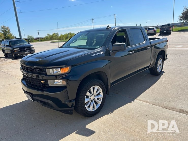 2021-chevrolet-silverado-1500-image-1