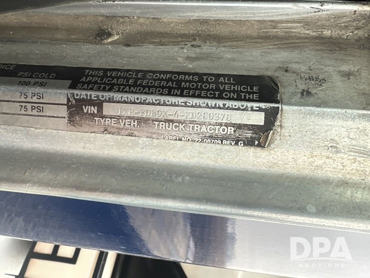 1989-peterbilt-378-image-37