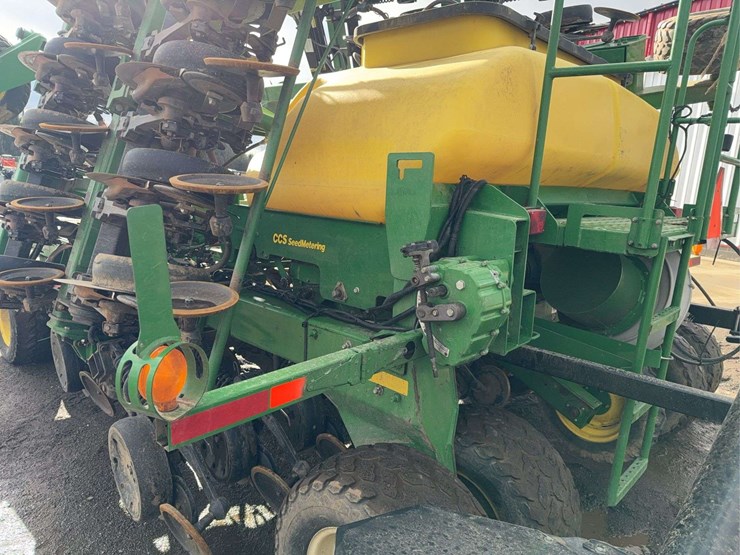 2011-john-deere-1990-image-46