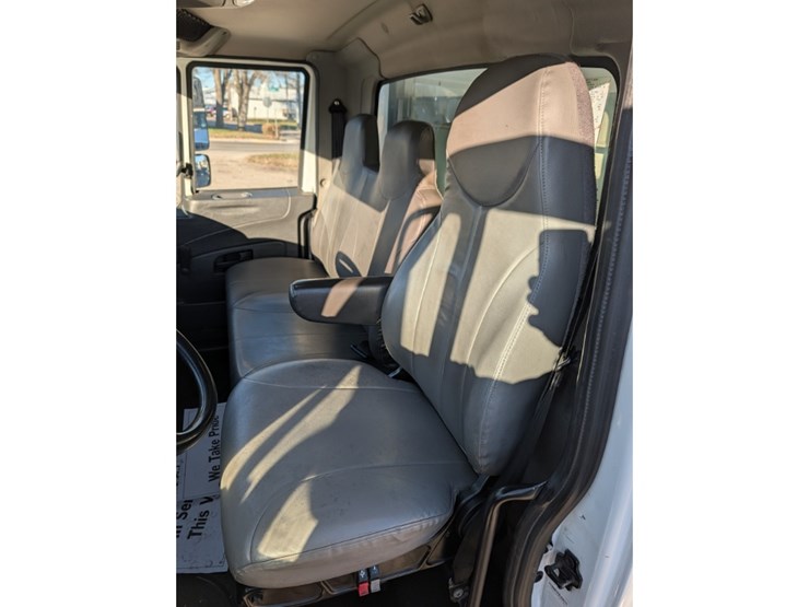 2016-international-durastar-4300-image-22