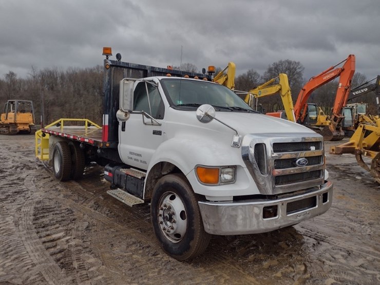 2005-ford-f650-image-32