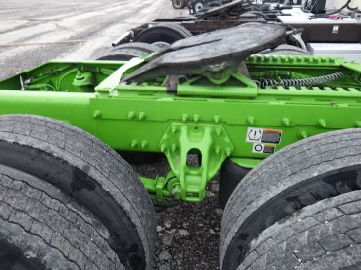 peterbilt-579-image-7