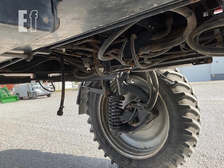 case-ih-patriot-3330-image-20