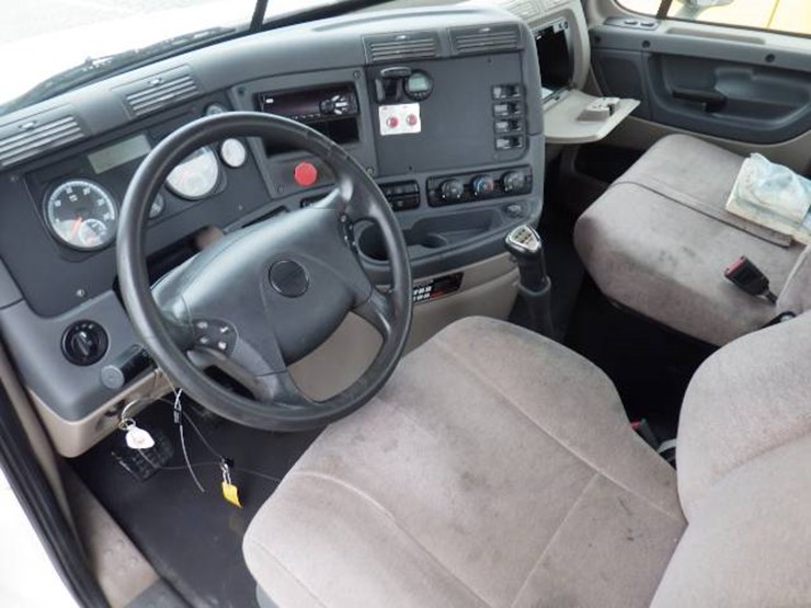 freightliner-cascadia-125-image-14