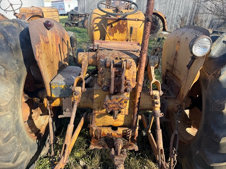 minneapolis-moline-445-image-14