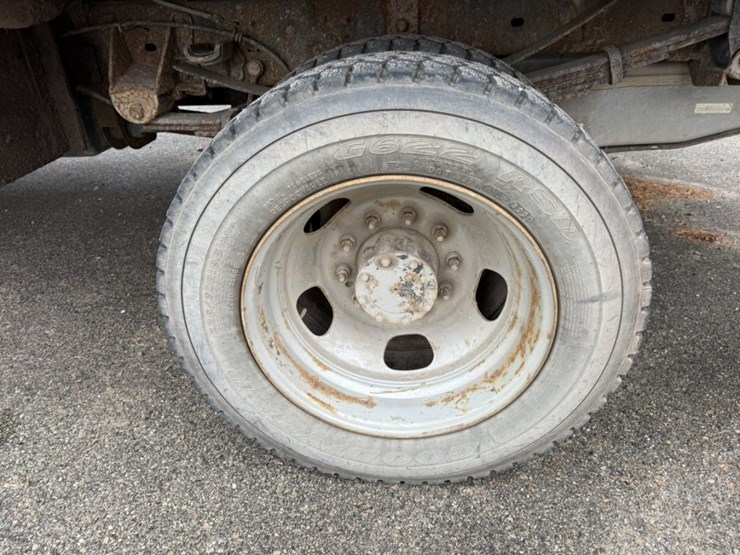 2011-ford-f550-image-41