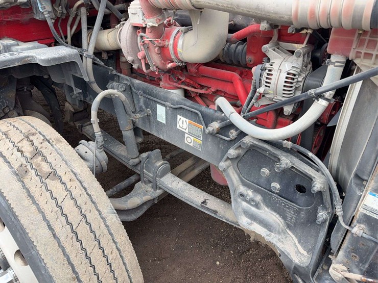 2019-peterbilt-579-image-42