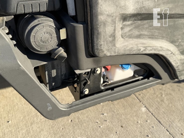 2019-john-deere-gator-xuv-835r-image-5