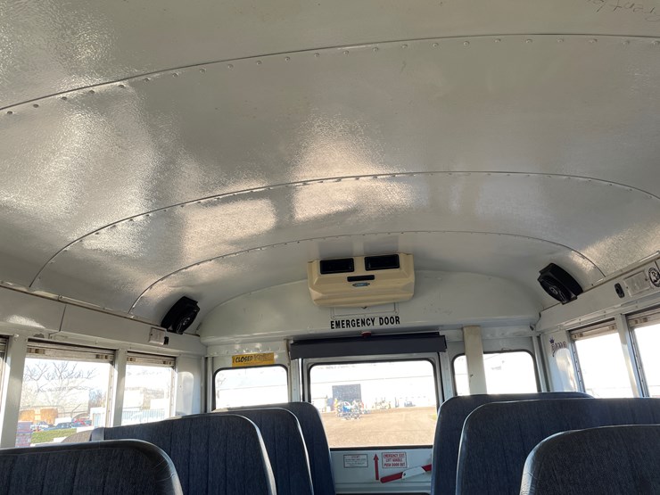 #1071-•-1999-chevy-short-bus-(has-wi-title)-image-25