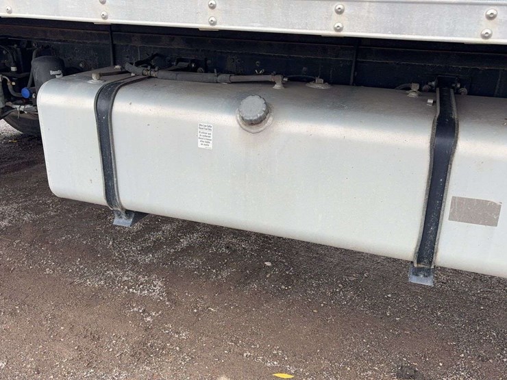 2018-isuzu-ftr-image-16