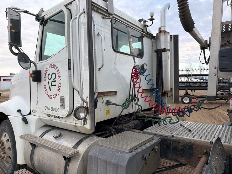 2001-international-2001-image-3