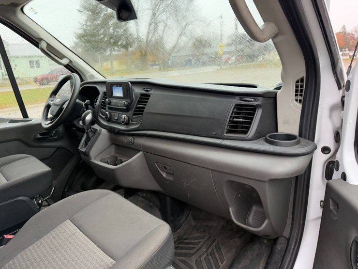 2022-ford-transit-image-13