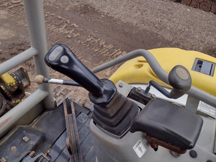 yanmar-vio35-image-8