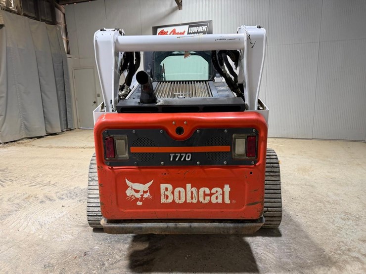 2022-bobcat-t770-image-4