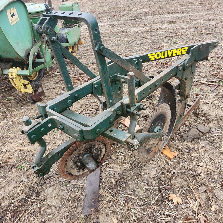 Oliver plow, 2btm