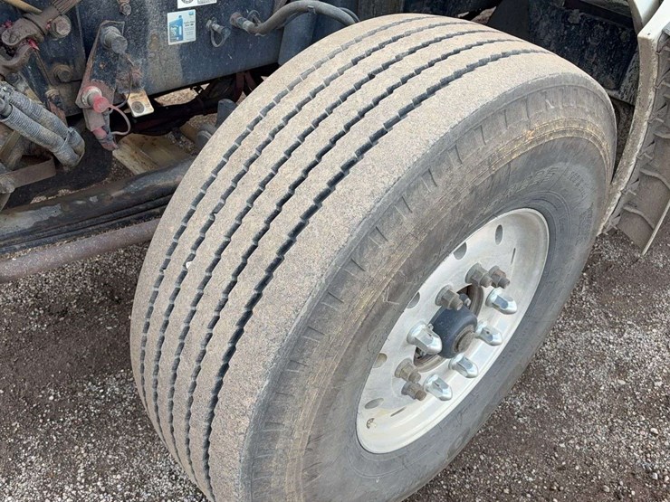 2017-kenworth-t880-image-25