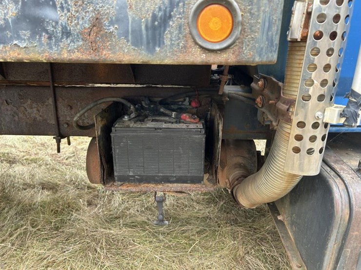 #1429-•-1995-ford-f-series-flatbed-truck-image-14