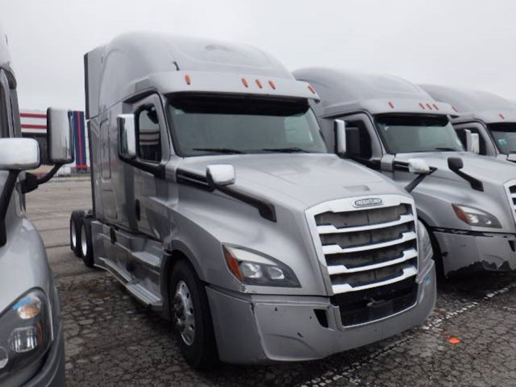 2019-freightliner-cascadia-126-image-4