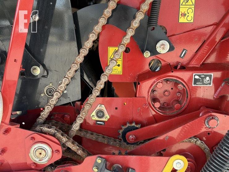 new-holland-roll-belt-560-image-19