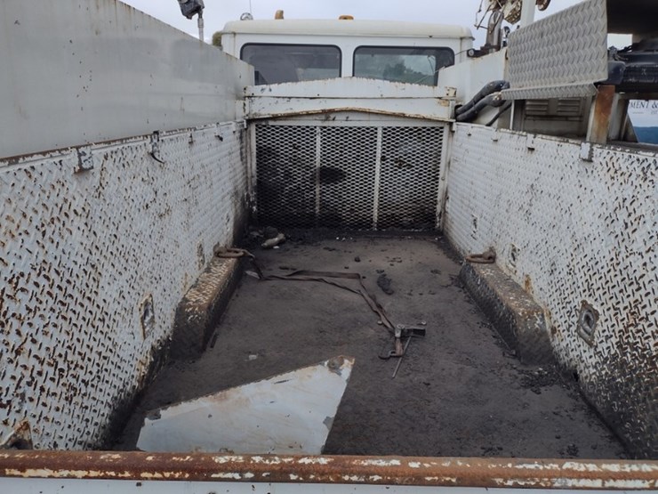 freightliner-fl70-image-21