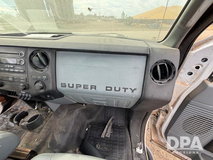 2011-ford-f550-image-51