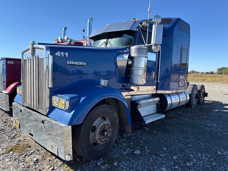 kenworth-w900-image-1