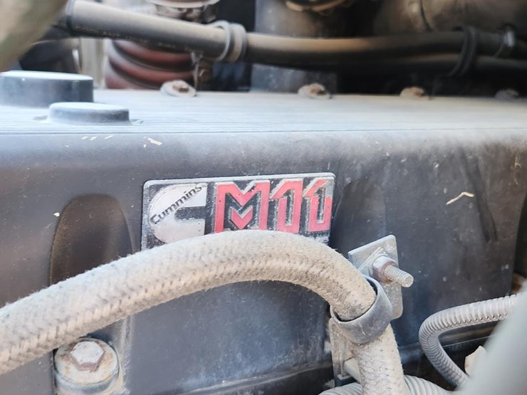 international-8100-image-46