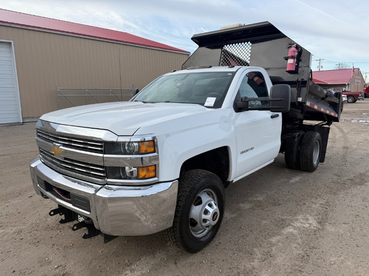 chevrolet-silverado-3500-image-2