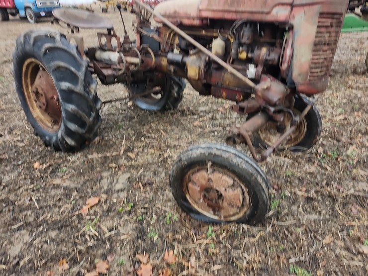 farmall-a-gas-tractor-image-9