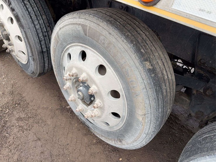 2010-kenworth-t800-image-22