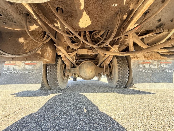 international-4700-image-67