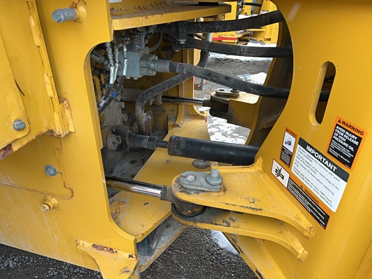 2019-deere-544l-image-8