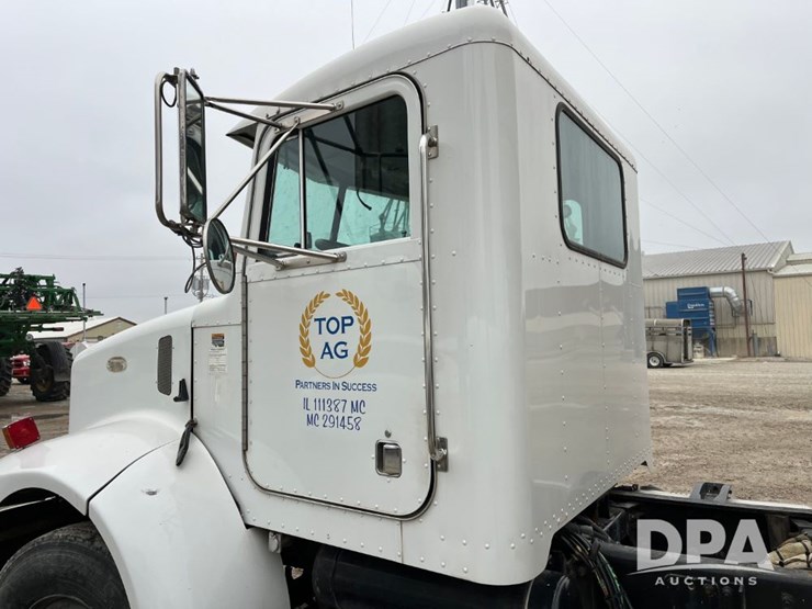 2001-peterbilt-330-image-43