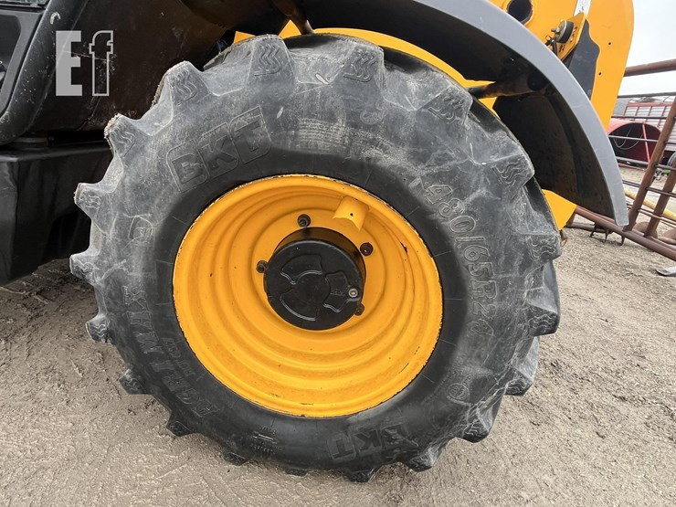 jcb-541-70-agri-plus-image-11