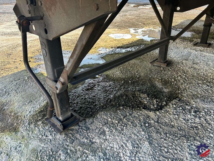 2014-stoughton-28-ft-image-13