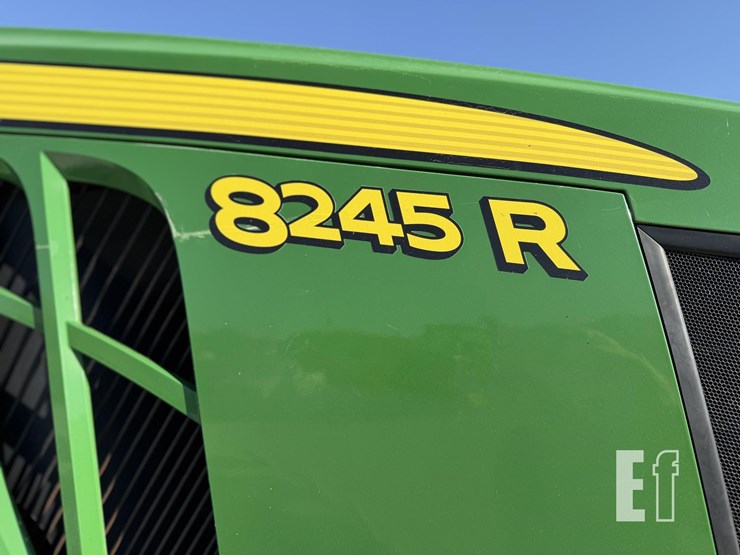 john-deere-8245r-image-3