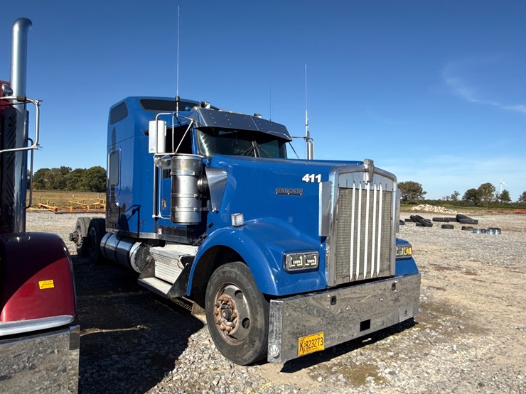 kenworth-w900-image-2